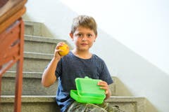 Dion Taschi (8): «Ich bin froh, dass die Schule wieder anfängt, weil ich wieder neue Dinge lernen kann.» (Bild: Dominik Wunderli (Neue LZ))