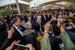 Der italienische Premierminister Matteo Renzi beim Besuch der Expo Milano am Freitag. (Bild: SAMUEL GOLAY)