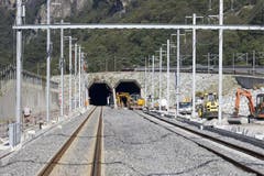 30.08.2013: Eingang des Südportals des Neat-Basistunnels in Bodio. (Bild: Keystone)