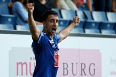 Luzerns Joao Oliveira bejubelt das 2:2 . (Bild: Philipp Schmidli)