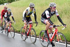 Fabian Cancellara (Mitte) mit Teamkollegen von Trek Segafredo. (Bild: Keystone / Gian Ehrenzeller)