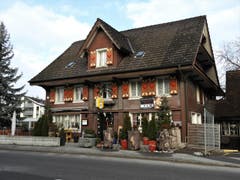 Fensterläden zum Hinunterreissen und anschliessend mit voller Lust hineinbeissen ? Fotografiert in Immensee. (Bild: Margrith Imhof-Röthlin)