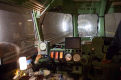 Der Rote Pfeil auf dem Weg im längsten Eisenbahntunnel der Welt von Erstfeld nach Biasca. (Bild: SIGI TISCHLER)