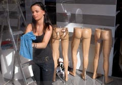 Ein typischer Schlusspunkt: Putz im Schaufenster. (Bild: Josef Reinhard/Neue OZ)