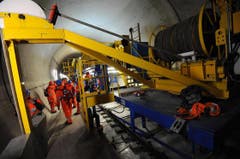 Im Tunnel ist ein 400 Meter langer Betonzug im Einsatz. (Bild: Urs Hanhart/Neue UZ)