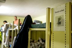 Blick in die Asyl-Notunterkunft. (Bild: Philipp Schmidli)