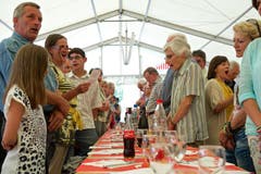 Singen der Nationalhymne in Oberägeri. (Bild: Christian Herbert Hildebrand / Neue ZZ)