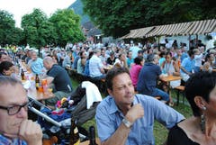 Das Publikum beim Bundesfeier-Anlass in der Gemeinde Oberdorf. (Bild: Rosmarie Berlinger / Neue NZ)