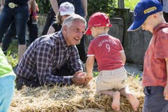 Bundespräsident Didier Burkhalter ist Gast am 1. August Brunch der Landjugend Riviera in Weggis. (Bild: Keystone)