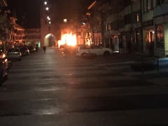 Die Flammen loderten, als die Feuerwehr Willisau-Gettnau zum Untertor ausrückte. (Bild: Feuerwehr Willisau-Gettnau)