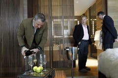 Am 14. Februar präsentiert Samih Sawiris sein erstes Musterzimmer im Hotel «The Chedi». (Bild: Keystone)