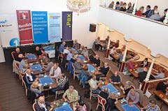 130 Frauen und Männer jassten im Galeriesaal des Hotel-Restaurants Hirschen in Sursee. (Bild: Claudia Surek)