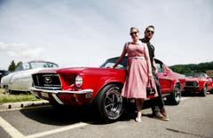 Priska Rüfenacht und Andreas Moser aus Messen sind waschechte Fans der amerikanischen Oldtimer. (Bild: Corinne Glanzmann)