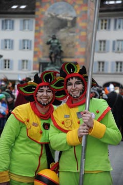 Blumen am Kinderumzug in Altdorf. (Bild: Urs Hanhart (Neue UZ))