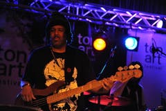 Robin McKelle und ihre Band The Flytones brachten den Soul in den "Schlüssel"-Saal. (Bild: Urs Hanhart / Neue UZ)