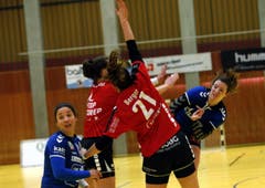 Am Ball: Sybille Scherer. (Bild: Werner Schelbert / Zuger Zeitung)