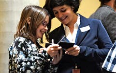 Juli Bucher im Gespräch mit Kantonsrätin Michèle Bucher. (Bild: Nadia Schärli (Neue LZ))