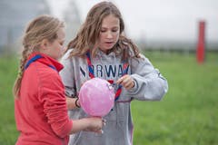 Rasieren, ohne den Ballon zu zerstören. (Bild: Pius Amrein / Neue LZ)