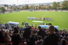Die Teams kurz vor dem Anpfiff. (Bild: Maria Schmid)
