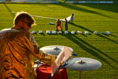 Das Theater Aeternam spielt am Mittwoch das Stück Ödipus auf dem Gelände des FC Kickers. (Bild: Dominik Wunderli (Neue LZ))