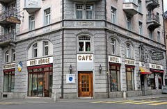 Drei Könige Ab Frühjahr soll die Quartierbeiz an der Kreuzung Bruch-/Klosterstrasse wieder öffnen. Geschäftsführer Manuel Berger will mit Schweizer Küche mit mediterranem Flair und einer Treffpunkt-Bar punkten. (Bild: Eveline Beerkircher / Neue LZ)