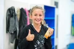 Tiziana Simonutti (11): «Ich freue mich schon auf die Oberstufe, aber der Maihof ist cool. Vor allem der Spielplatz, auf dem es immer wieder neue Spielsachen gibt.» (Bild: Dominik Wunderli (Neue LZ))