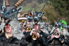 Fasnachtsumzug Dagmersellen 2016. Im Bild die Latärneguugger Schötz (Bild: Dominik Wunderli (Neue LZ))