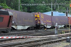Ein Güterzug von SBB Cargo International prallte seitlich in eine Komposition von BLS Cargo (Bild: Urs Hanhart (Neue UZ))