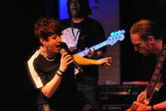Robin McKelle und ihre Band The Flytones brachten den Soul in den "Schlüssel"-Saal. (Bild: Urs Hanhart / Neue LZ)