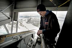 Arbeiter an der Bergstation der neuen Luftseilbahn auf den Pilatus. (Bild: Pius Amrein (Neue LZ))