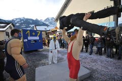 Umzug in Schattdorf. Parkplatzbewirtschaftung. (Bild: Urs Hanhart (Neue UZ))