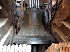 Dieser herrlichen Glocke so nahe sein, kann man nur wenn man auf den Turm des Basler Münsters steigt und sich anschliessend die Zeit beim Weihnachtsmarkt da unten vertreibt. (Bild: Margrith Imhof-Röthlin)