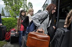 In Flüelen müssen Passagiere in Richtung Süden auf die Extrabusse umsteigen. (Bild: Sven Aregger / Neue UZ)