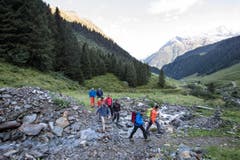 Die Gruppe auf dem Hinter Etzliboden bei Erstfeld. (Bild: Keystone / Alexandra Wey)