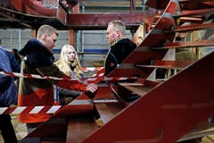 Die Bevölkerung hat die Möglichkeit die Bauarbeiten am Motorschiff MS 2017 zu bestaunen. (Bild: Nadia Schärli / Neue LZ)