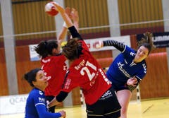 Am Ball: Sybille Scherer. (Bild: Werner Schelbert / Zuger Zeitung)