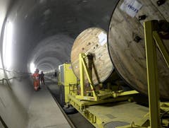 31.10.2013: Kabelrollen, mit denen Kupferkabel eingezogen wird. (Bild: Keystone)
