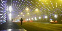 Weihnächtlich beleuchtete Seebrücke Luzern: Eine etwas spezielle, buntere (Kamera)-Sicht. (Bild: Niklaus Rohrer)