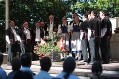 Der Jodlerklub Flüeli-Ranft. (Bild: Roger Zbinden / Neue NZ)