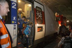 Die Evakuation verläuft reibungslos. (Bild: Keystone)