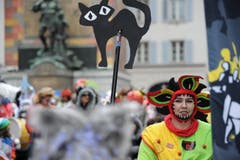 Der Umzug begann am Rathausplatz. (Bild: Urs Hanhart (Neue UZ))
