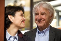 Emil Steinberger und seine Frau Niccel an der Eröffnung der Schau "EMIL. Die Ausstellung". (Bild: Keystone)