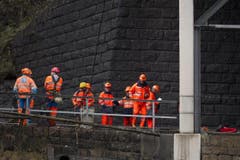 Die SBB-Gotthardlinie zwischen Intischi und Gurtnellen ist bis sicher Montagmittag unterbrochen. (Bild: Keystone)