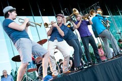 Die Band Molotow Brass Orkestar aus der Schweiz (Bild: Boris Bürgisser / Neue LZ)