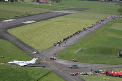 Zahlreiche Schaulustige lassen sich das Spektakel nicht entgehen. (Bild: Pilatus Aircraft Ltd)