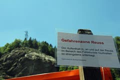 Warnung beim Felssturzgebiet. (Bild: René Meier / Luzernerzeitung.ch)