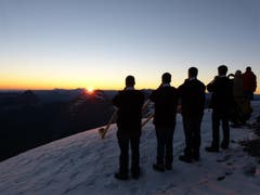 Alphornklänge zum Sonnenaufgang auf dem Gipfel des Titlis sorgen am 1. August für Gänsehaut. (Bild: Beat Christen / Neue OZ)