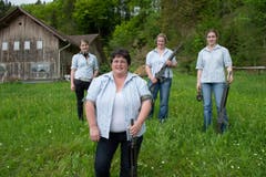 Die Familie Rössli vlnr: Ramona, Elsbeth, Barbara, Sandra. (Bild: Dominik Wunderli (Neue LZ))