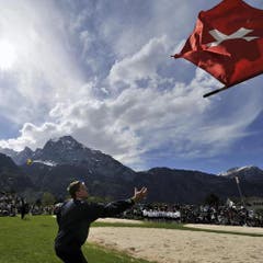 Am Sonntag flatterten die Fahnen besonders stark. (Bild: Keystone)