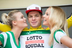 Der Belgier Jurgen Roelandts vom Team Lotto Soudal übernimmt das Gelbe Trikot. (Bild: Keystone / Gian Ehrenzeller)